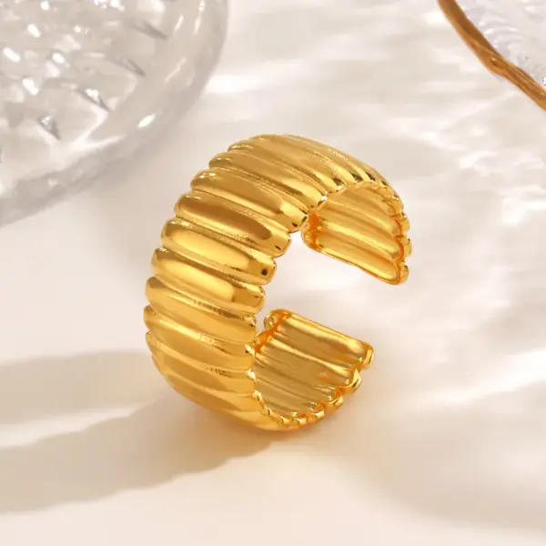 oly-56d12703abc66fe56bb723724ff2fc53 Wholesale Ion Plating (IP) 18K Gold Plated Lines 304 Stainless Steel Simple Style Waterproof Non Tarnish Open Rings