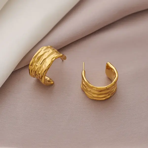 Wholesale PVD Coated 18K Gold Plated C Shape 304 Stainless Steel Classic Style Roman Style British Style Waterproof Non Tarnish Ear Studs