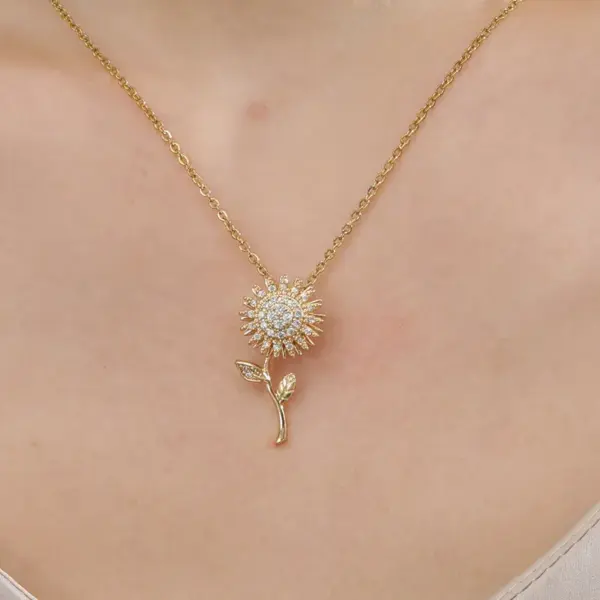 oly-56d70fca16d1949896f637a57c5faa14 Wholesale Basic Classic Style Sunflower Titanium Steel Inlay Zircon Pendant Necklace