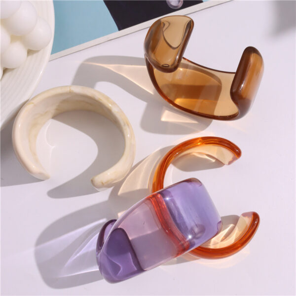 Wholesale Special-Shaped Color Acrylic Bracelet Irregular Simple Geometric Transparent Resin Bracelet