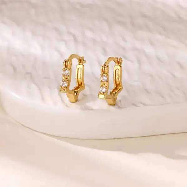 Wholesale Three-dimensional Sun Stud Earrings For Women In 304 Stainless Steel With 18K Gold PVD Coating And Zircon Inlay