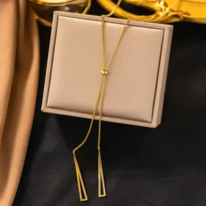 [Xlh6019] Triangle Tassel / Gold