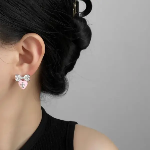 Wholesale Fashionable Mini Heart Butterfly Knot Cross Earrings Personality Sweet Cool Style Copper Material Star Pattern Jewelry Accessories