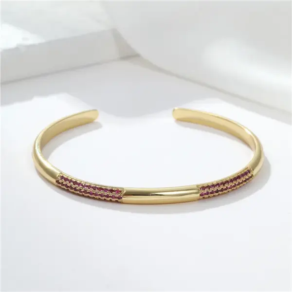 Wholesale Round Inlay Copper Cuff Bracelet For Women With Electroplated Gold Plating And Rhinestone Details