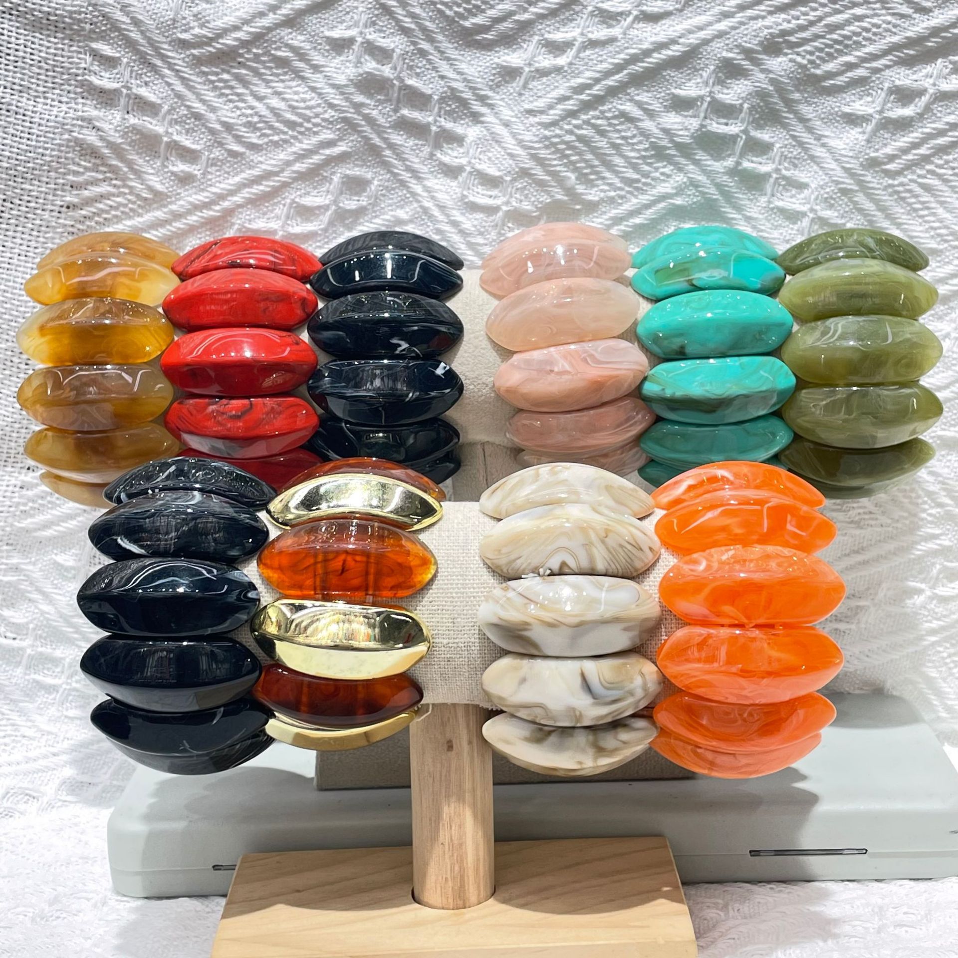 Wholesale New Explosions Fashion European and American Fashion Women's Sizzy Acrylic Bracelet Personality Trend Exaggerated Handmade Bracelet