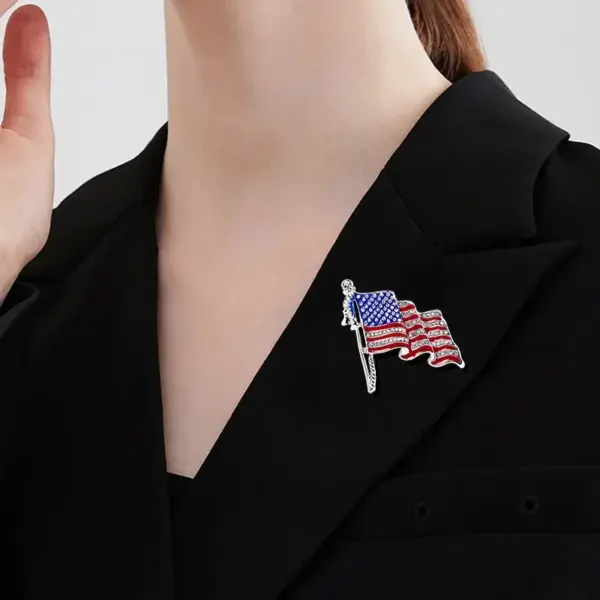 Wholesale Europe And The United States New American Flag Brooch Alloy Diamond Painting Oil Anti-light Pin Independence Day Flag Brooch Accessories