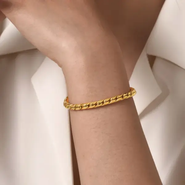 Wholesale PVD Coated Real Gold Plated 18K Gold Butterfly 304 Stainless Steel IG Style Elegant Lady Waterproof Non Tarnish 304 Stainless Steel Lobster Trigger Clasp Closure Chain Bracelet