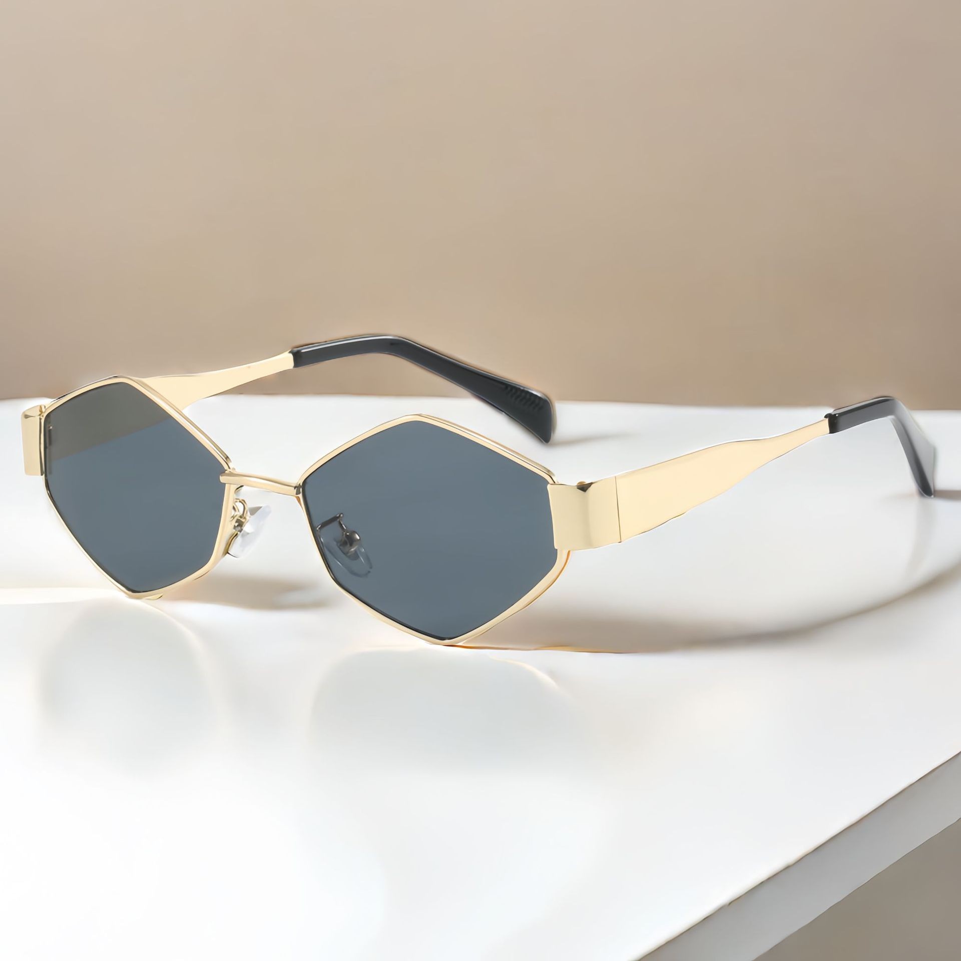 Wholesale Diamond sunglasses ladies 2025 new metal sunglasses personalized small frame sunglasses photo concave shape South Korea