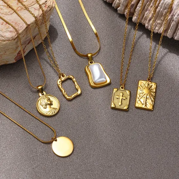 Wholesale Jewelry Casual Modern Style Classic Style Animal Cross Sun 304 Stainless Steel Titanium Steel