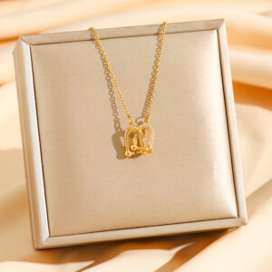 8755 gold horseshoe buckle