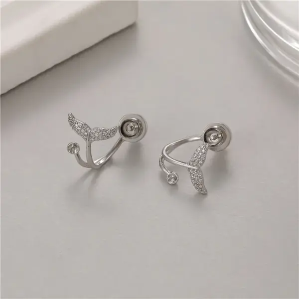 Wholesale Fish Tail Stud Earrings For Women With 925 Sterling Silver Posts, Copper Base Electroplated In 14K Real Gold And Freshwater Pearl Inlay