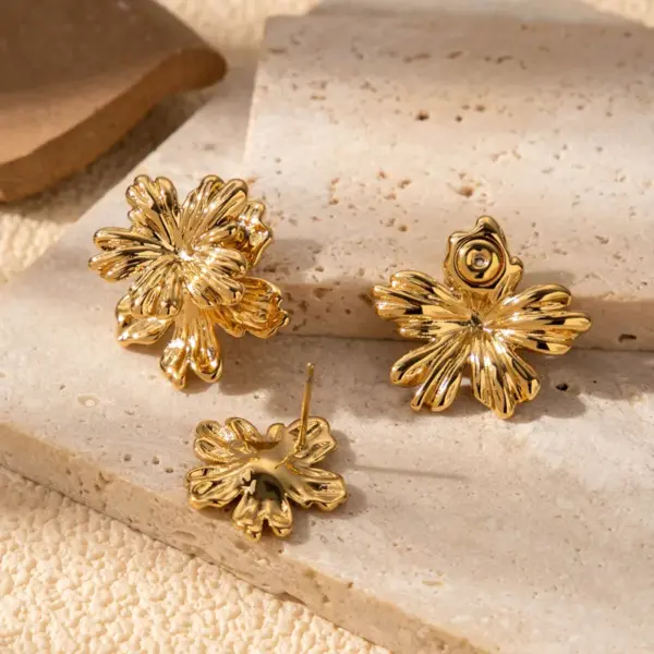 Wholesale PVD Coated Flower Ginkgo Leaf Fish Tail 304 Stainless Steel Simple Style Waterproof Non Tarnish Drop Earrings