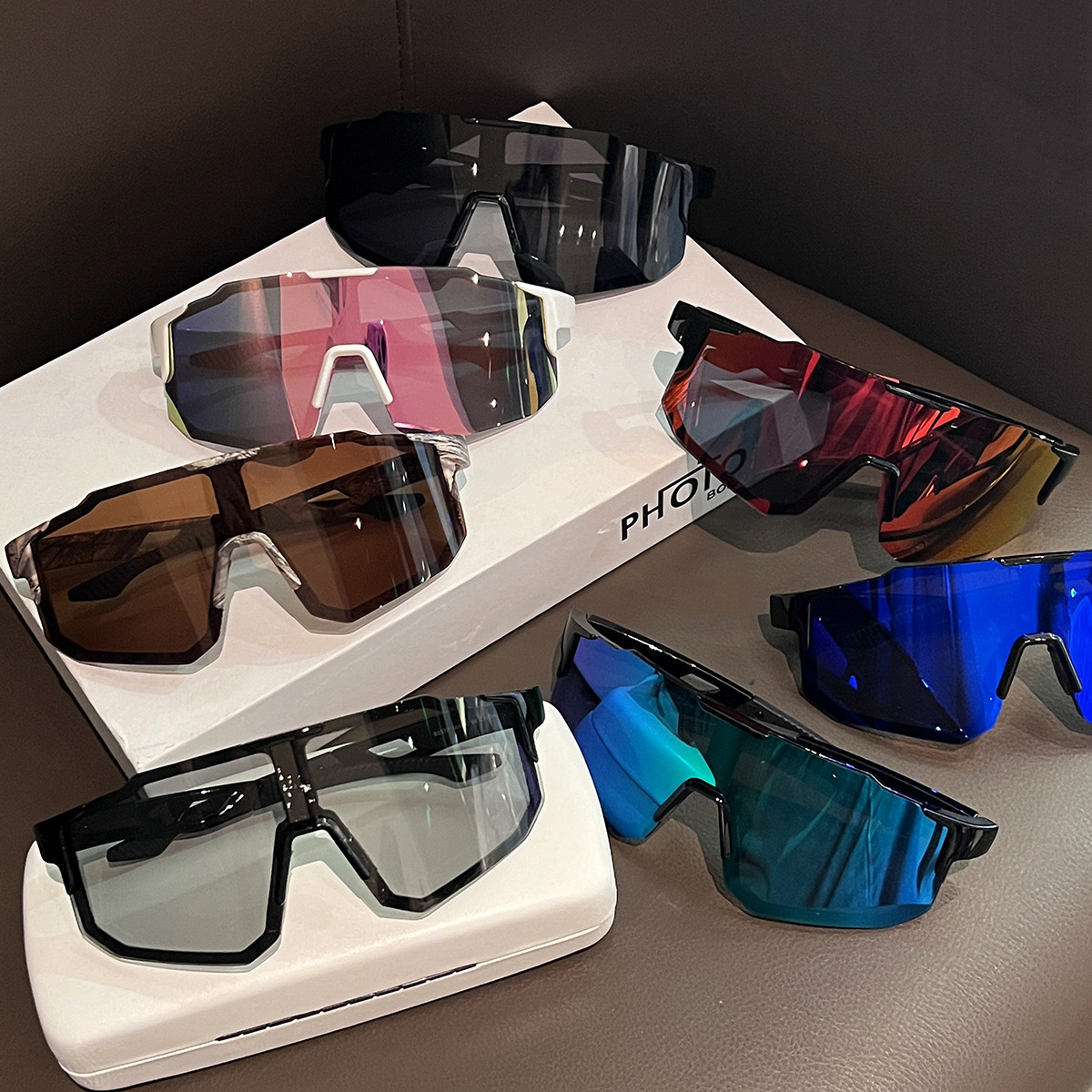 Wholesale New outdoor sports riding windproof sunglasses men's and women's European and American colorful sunglasses locomotive large frame thin