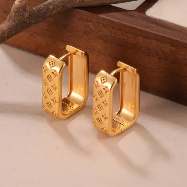 Wholesale Hypoallergenic Flowers Stud Earrings For Women In Copper With KC Golden Plated UV Plating And 0.03µm Thickness