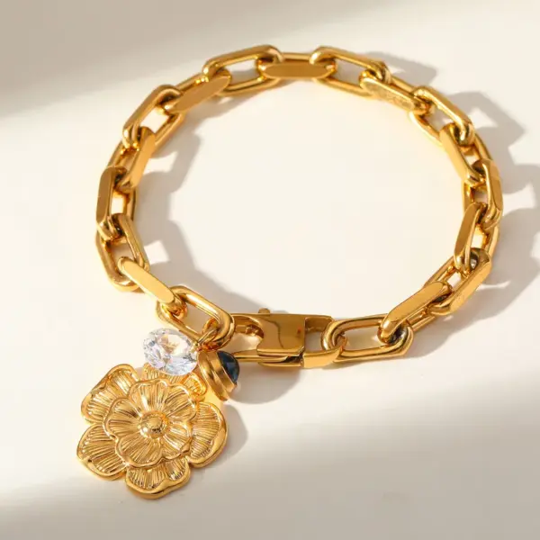 Wholesale Fashionable Butterfly Flower Pendant Bracelet 18K Gold Plated Stainless Steel Elegant Sexy Simple Style Lobster Clasp For Women