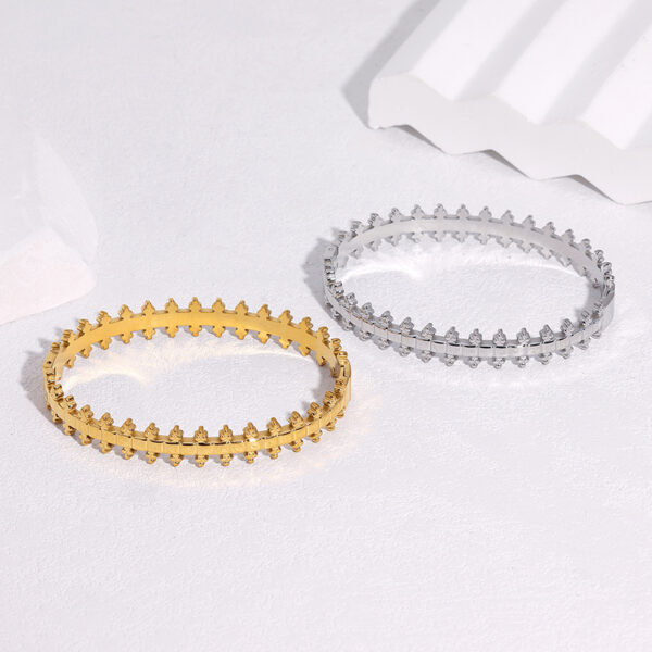 Wholesale Stainless steel bracelet with geometric gold plating, colorfast titanium steel bracelet