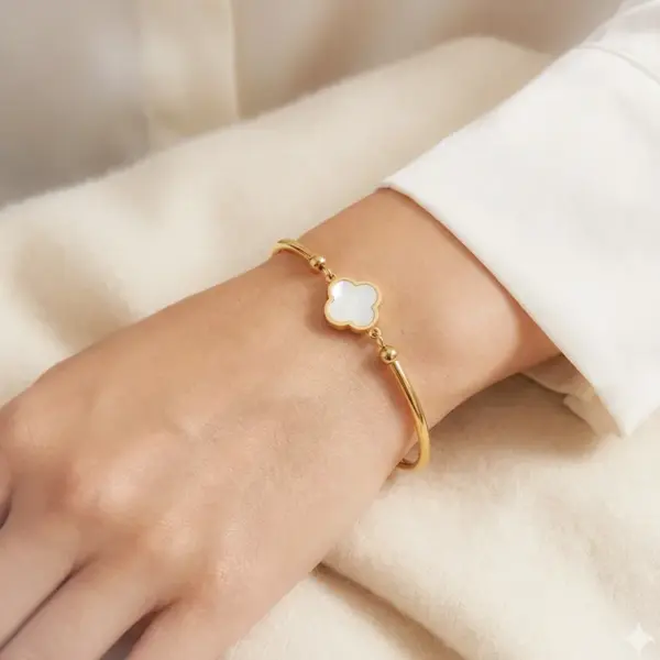 Wholesale Four Leaf Clover Bracelet For Unisex Featuring Simple Style Titanium Steel With 18K Real Gold Electroplated Plating