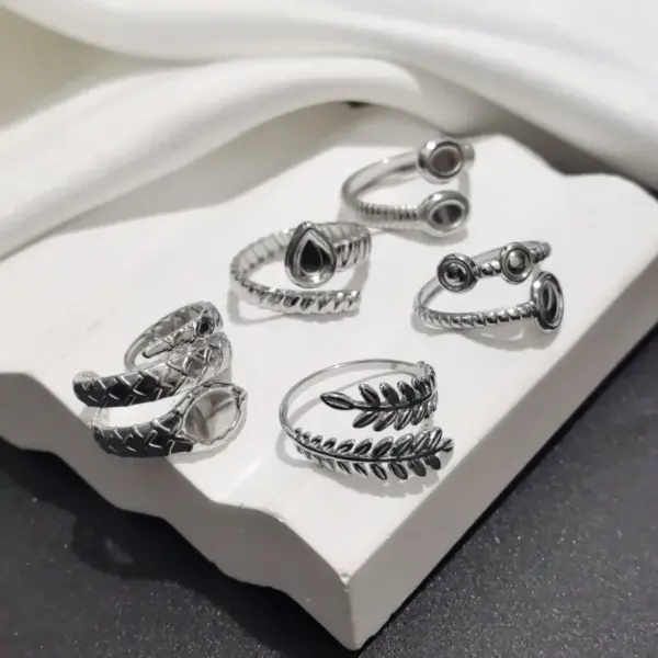 Wholesale Plasma Plated Steel Color 304 Stainless Steel Dot Leaf Open Ring For Women Eye Crown Waterproof Non-Fading Unisex