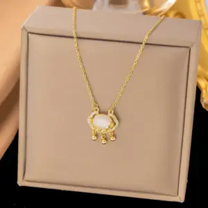 Wholesale Geometric Inlay Pendant Necklace For Women In Copper With 18K Real Gold Plated Water Plating And Artificial Rhinestones On Cable Chain
