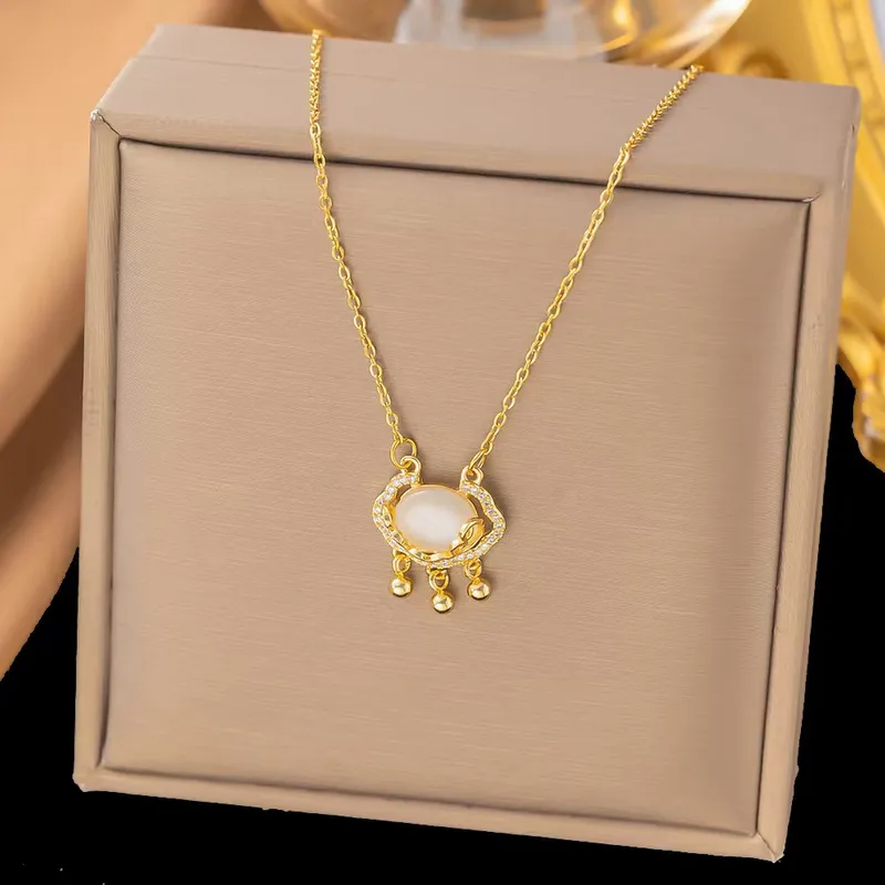 Wholesale Geometric Inlay Pendant Necklace For Women In Copper With 18K Real Gold Plated Water Plating And Artificial Rhinestones On Cable Chain