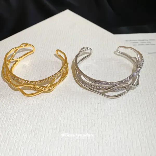 Wholesale Round Copper Bangle With Real Gold Plating And Rhinestone Inlay In Elegant Gold