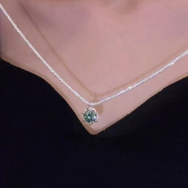 Wholesale Sparkling Starry Night Necklace Pendant for Women, Valentine's Day Collarbone Chain, Niche Minimalist Style, High-End Accessory, Affordable Luxury