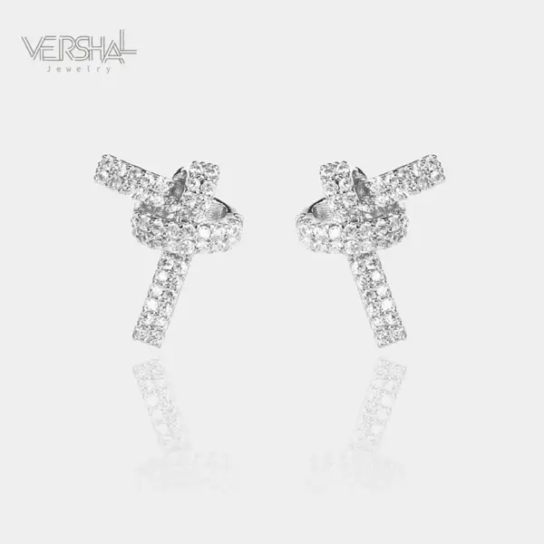 Wholesale Heart Shape Stud Earrings For Women In Gold Featuring Copper Ear Pins And Zircon Inlay