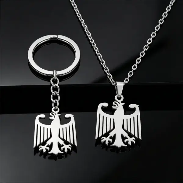 Wholesale Unisex Asymmetrical Eagle Necklace In 201 Stainless Steel With 18K Real Gold Plated Water Plating And Cable Chain