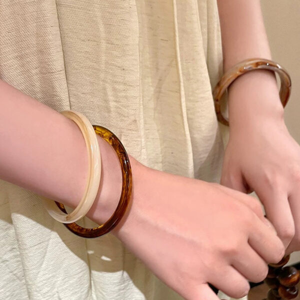 Wholesale Retro Irregular Resin Texture Bracelet Female Niche Design Unique Exquisite All-match Bracelet