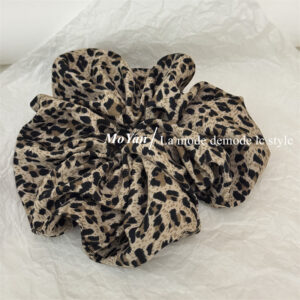 Light leopard print hair tie