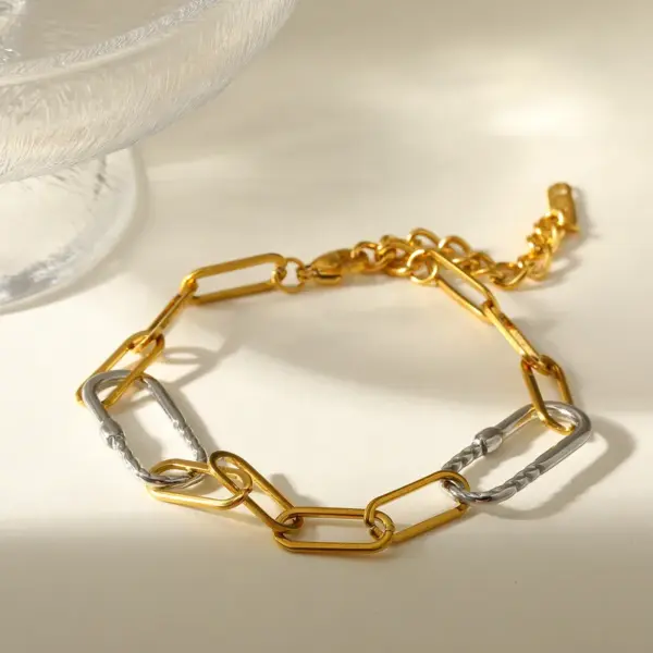 oly-5ebdabab6e567ba88bad363bd7184b2b Wholesale 18K Gold Plated 304 Stainless Steel Vacuum Electroplated Geometric Mixed Color Metal Contrast Cable Chain Cross Chain O Chain Jewelry Set For Women Independence Day