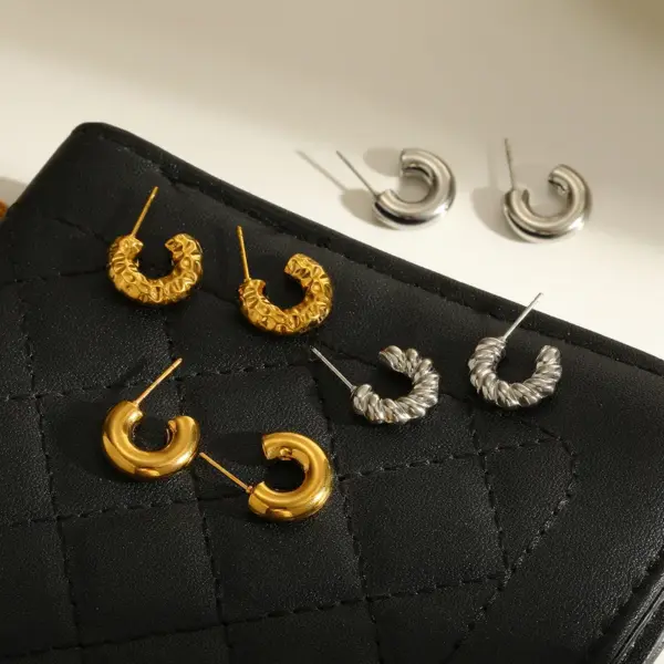 oly-5f7a91dcd1efc9e0a5f2c30168d601f6 Wholesale Three-dimensional Irregular Stud Earrings In 304 Stainless Steel With 18K Real Gold PVD Coating And 0.03µm Thickness
