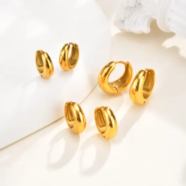 Wholesale PVD Coated Real Gold Plated 18K Gold U Shape 304 Stainless Steel IG Style Simple Style Waterproof Non Tarnish Earrings