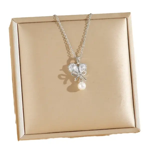 Wholesale Fashion Vacuum Electroplated Imitation Gold Pearl Butterfly Inlaid Titanium Steel Necklace For Women Simple Heart-shaped Collarbone Chain Jewelry Elegant Quality