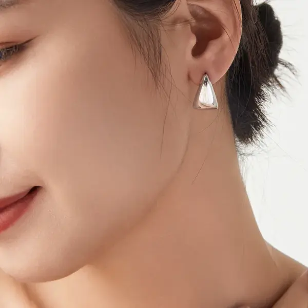 Wholesale 304 Stainless Steel Triangle PVD Coated 18K Real Gold Plated Real Gold Plated 18K Gold Elegant Simple Style Waterproof Non Tarnish Ear Studs