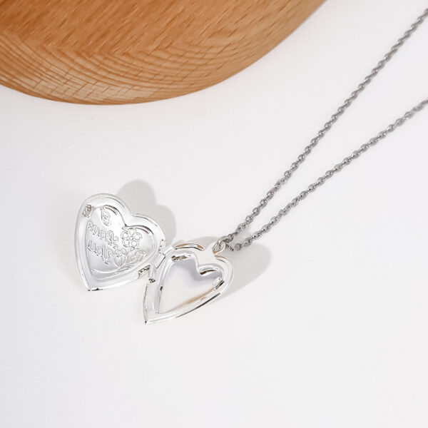 Wholesale style plated fashionable creative rose Valentine's Day heart photo box pendant necklace