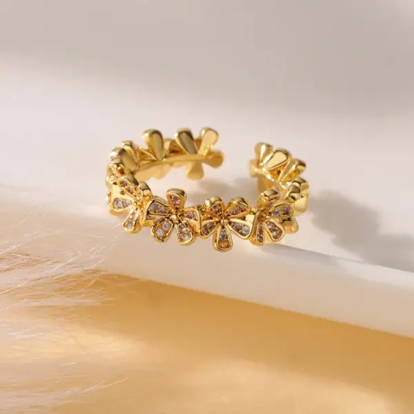 Wholesale Copper Flower Electroplating Zircon 18K Real Gold Plated Affordable Luxury Style Electroplating Petals Rings