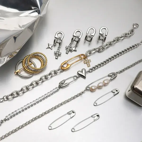 Wholesale 304 Stainless Steel Paper Clip Heart Shape PVD Coated Real Gold Plated Casual Sexy Romantic Waterproof Non Tarnish Plating Cuban Link Chain Curb Chain Cable Chain Tennis Chain Rings Bracelets Earrings