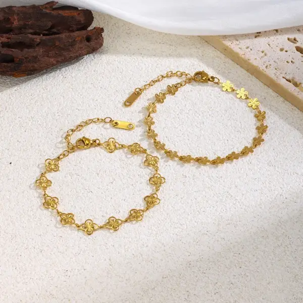Wholesale Three-dimensional Flowers Bracelet For Women, 304 Stainless Steel With 18K Real Gold PVD Coated Plating, 0.08µm Minimum Thickness