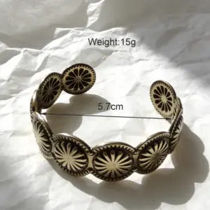 Gold / Average Size