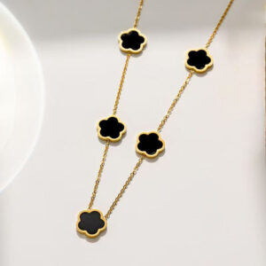 Black shell necklace