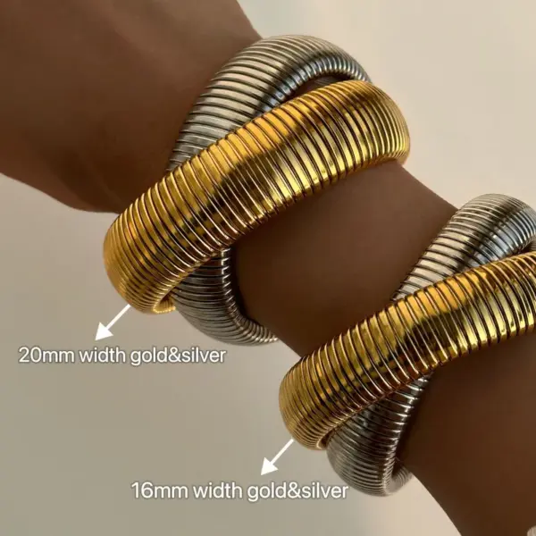 Wholesale Basic Simple Style Solid Color 304 Stainless Steel 18K Gold Plated Bangle In Bulk