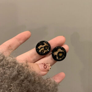 A2695 black-black round leopard print earrings