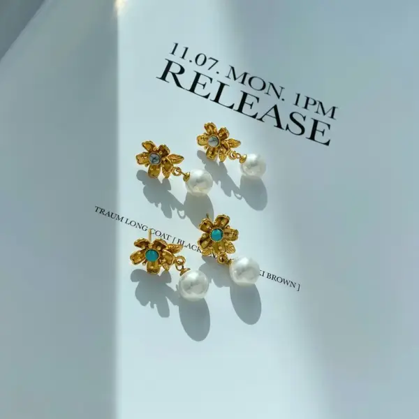 Wholesale PVD Coated Real Gold Plated 16K Gold White Gold Plated Flower 304 Stainless Steel Casual Modern Style Artistic Waterproof Non Tarnish Drop Earrings