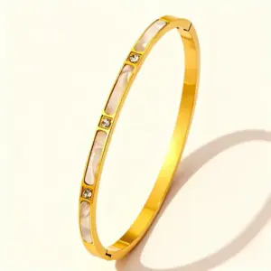 47-D-2 Gold Shell and Diamond Bracelet