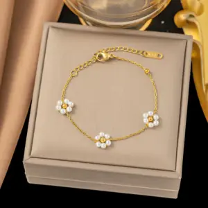 14 [Ae130] 3 Pearl Flower Bracelet / Gold