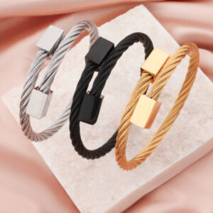 oly-6467096d563d051033b17c79748d31e3 Wholesale Factory wholesale twist wire rope bracelet bracelet stainless steel opening square head popular three color bracelet