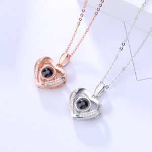 Wholesale 100 languages projection necklace female 520 Valentine's Day gift heart-shaped pendant beating heart heart-shaped smart necklace