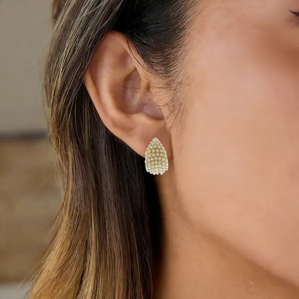 Wholesale Gold-Plated Copper S925 Silver Ear Stud Earrings Shell Pearl Vintage French Crescent Stud Earrings Three-Dimensional Geometric Artificial Pearl Artificial Diamond Suitable For Women