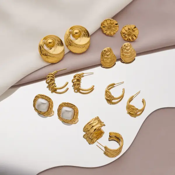 Wholesale PVD Coated 18K Gold Plated C Shape 304 Stainless Steel Classic Style Roman Style British Style Waterproof Non Tarnish Ear Studs